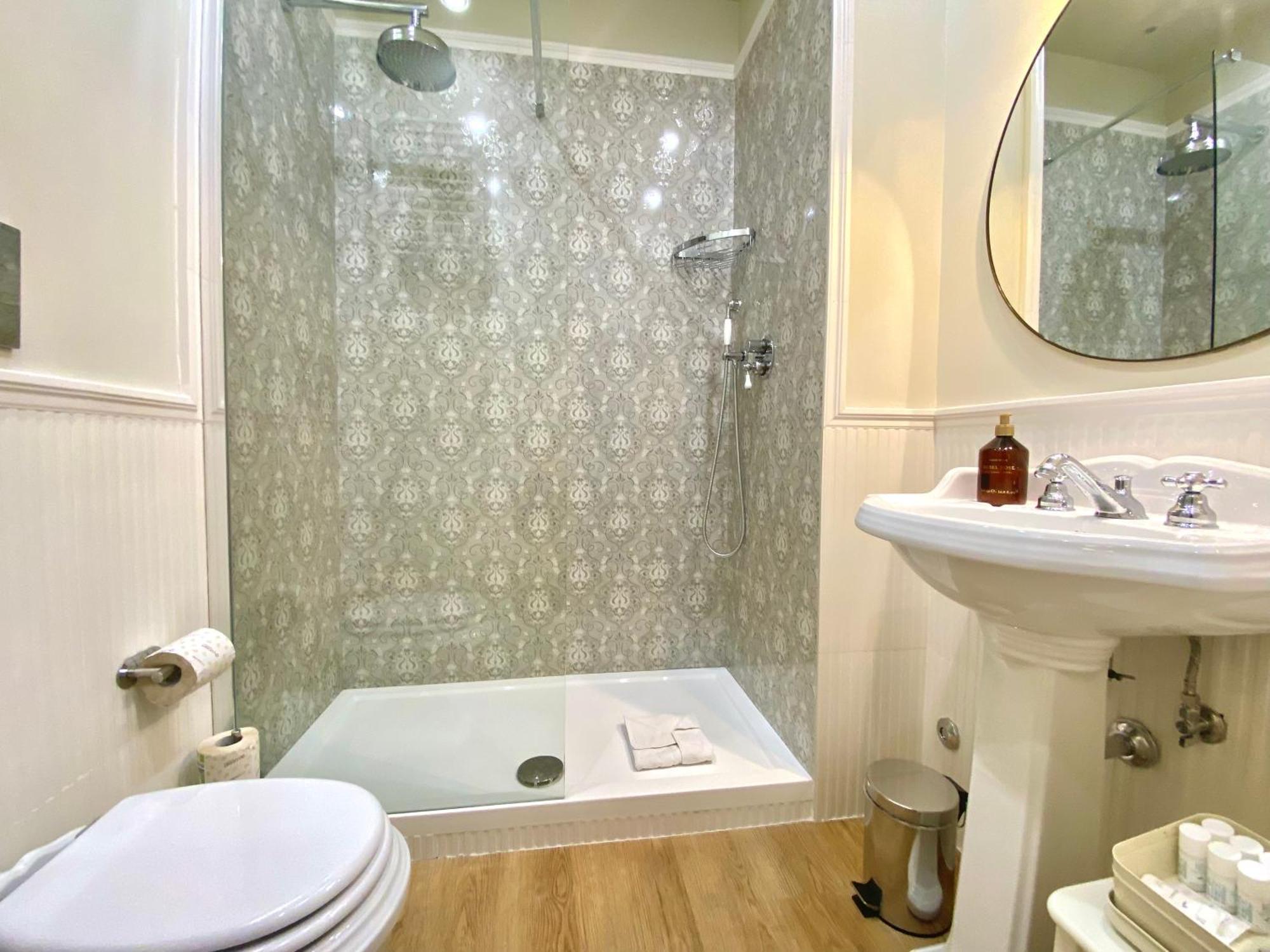 Queen Of Rome Luxury Rooms Extérieur photo
