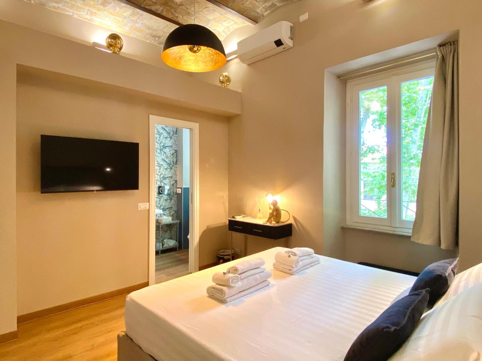 Queen Of Rome Luxury Rooms Extérieur photo